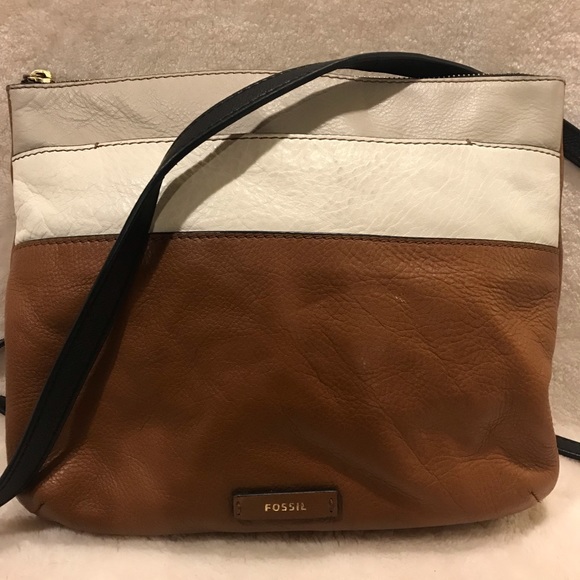 Fossil Crossbody - Picture 2 of 5